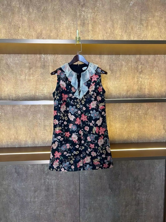 RED Valentino Dresses & Skirts - 🚩steal RED Valentino Black Floral Sleeveless Mini Dress with Ruffle Collar
